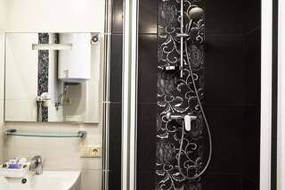 Отель Отель Надежда Днепр Стандартный двухместный номер с 2 отдельными кроватями-4